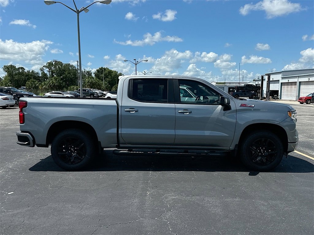 2025 Chevrolet Silverado 1500 RST photo 3