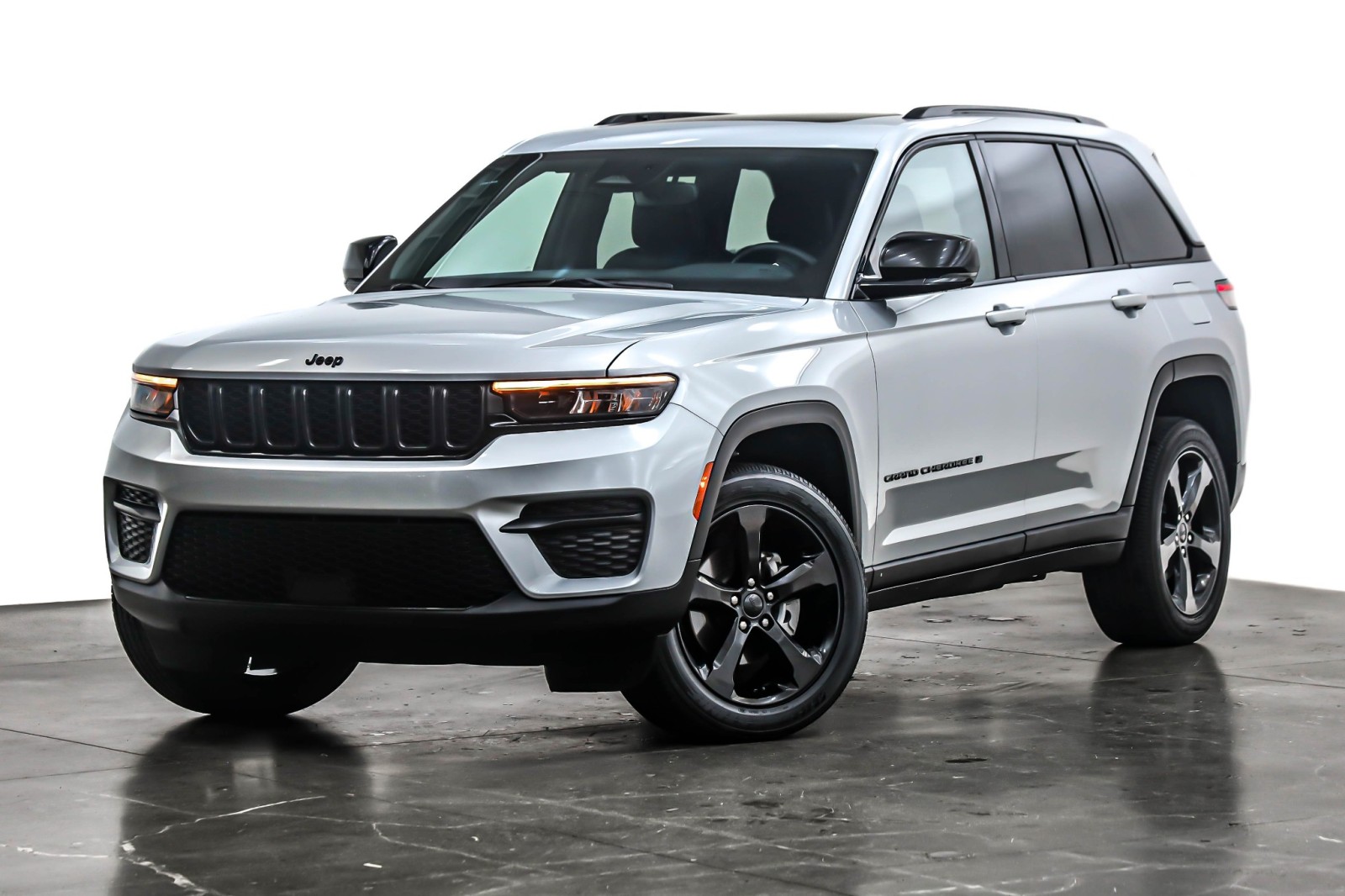 2022 Jeep Grand Cherokee Altitude's photo