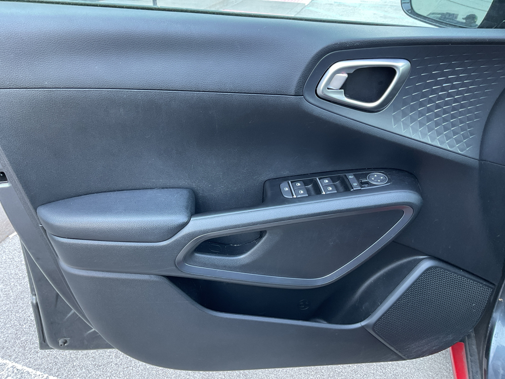 2021 Kia Soul GT-Line photo 14