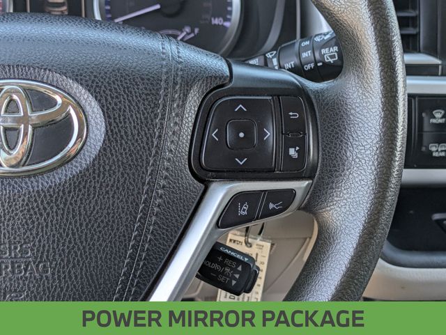 2019 Toyota Highlander LE photo 16