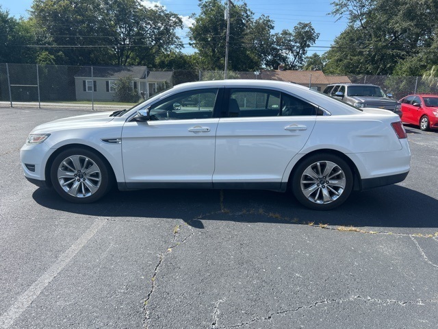 2011 Ford Taurus Limited photo 2