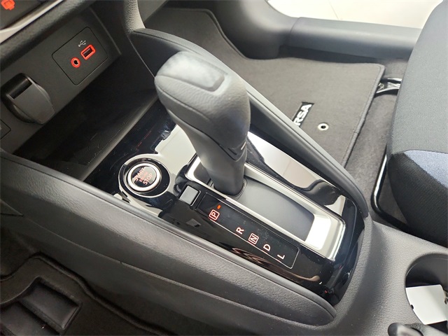 2025 Nissan Versa 1.6 SV photo 22