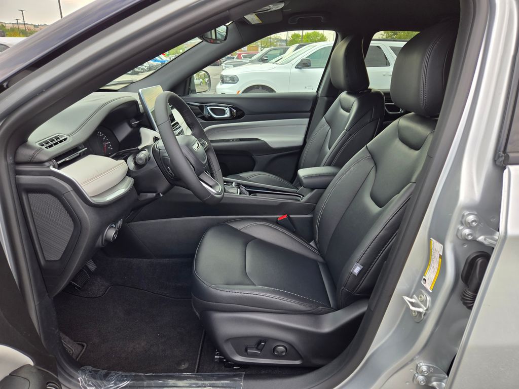 2026 Jeep Compass Limited photo 12