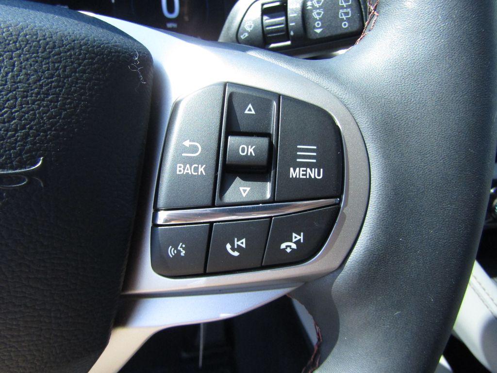 2025 Ford Explorer photo 15