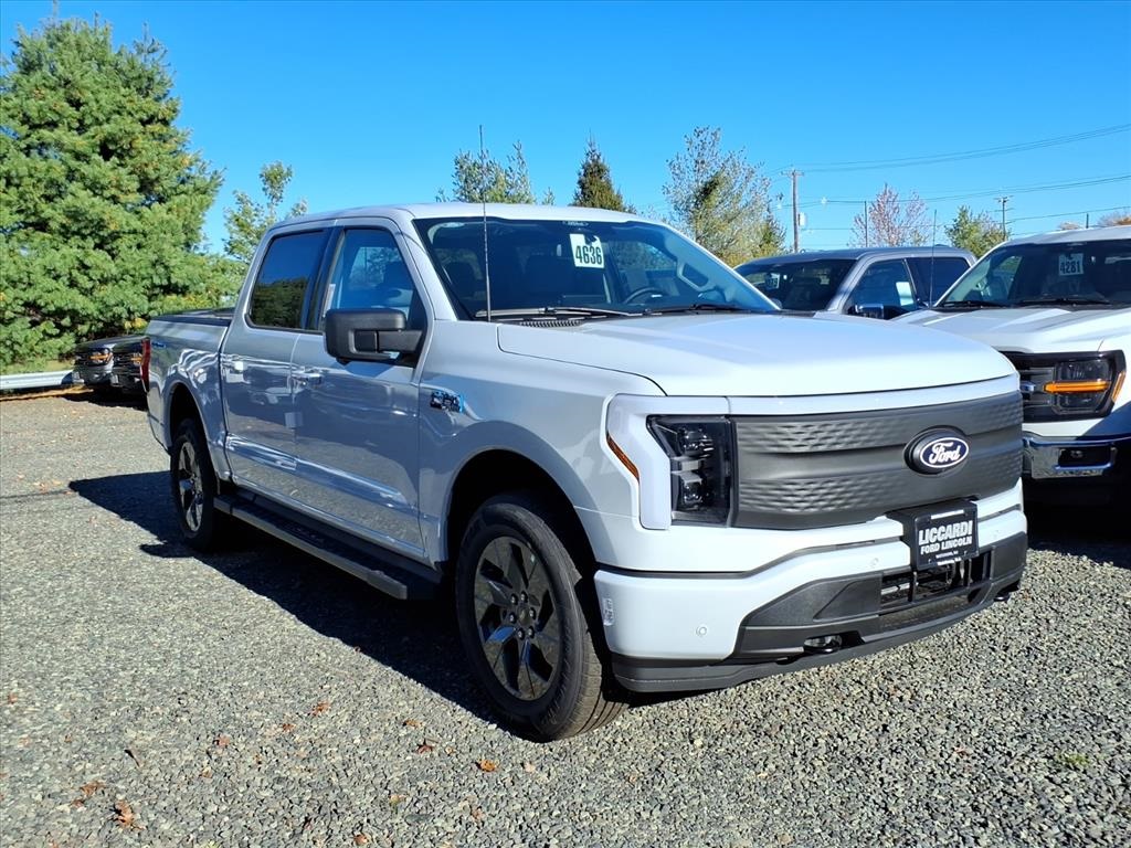 2025 Ford F-150 Lightning Flash's photo