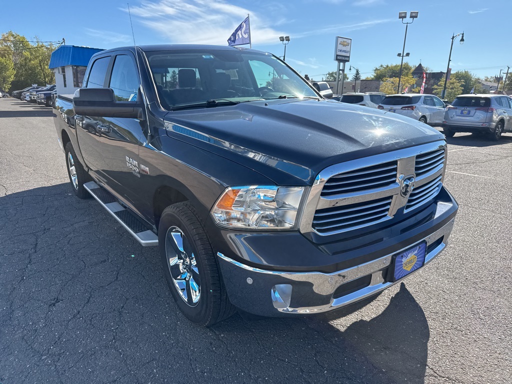 2019 Ram 1500 Classic SLT photo 4
