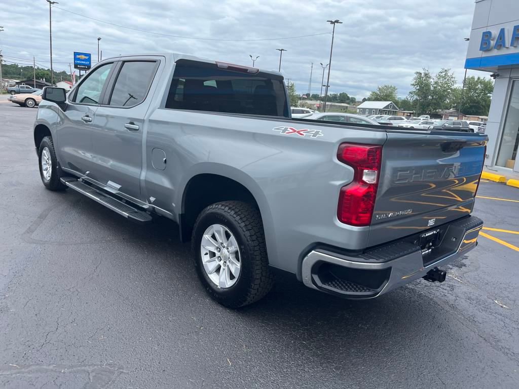 2023 Chevrolet Silverado 1500 LT photo 3