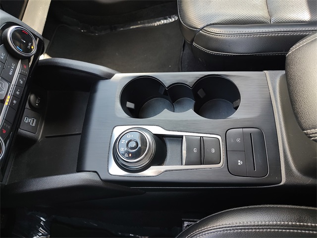2022 Ford Escape SEL photo 18