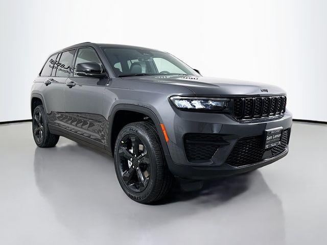 2025 Jeep Grand Cherokee Altitude's photo