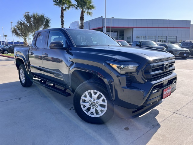 2025 Toyota Tacoma SR5's photo