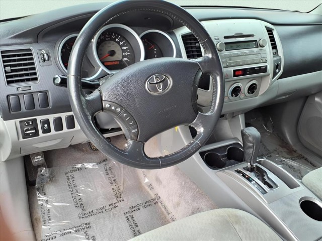 2011 Toyota Tacoma photo 14
