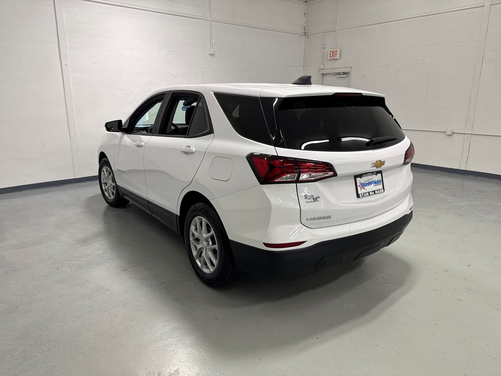 2023 Chevrolet Equinox LS photo 5