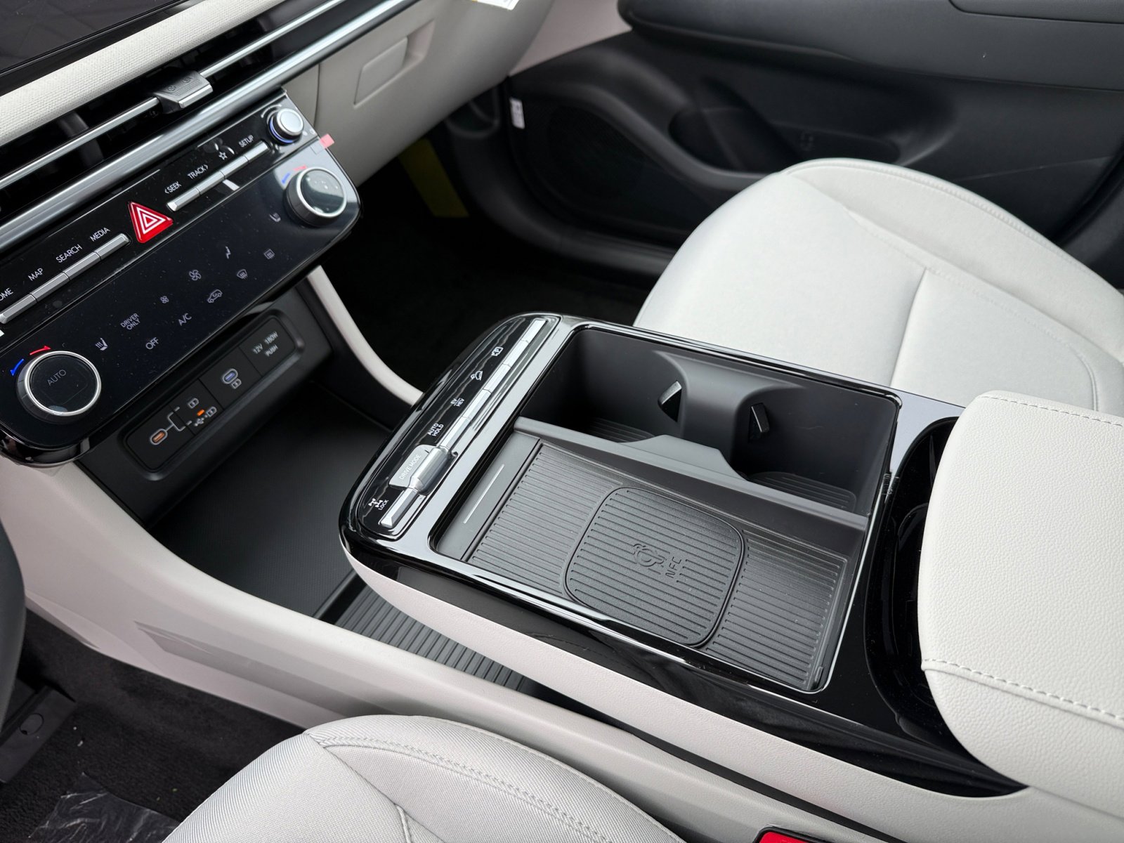 2025 Hyundai Tucson Plug-in Hybrid SEL photo 13