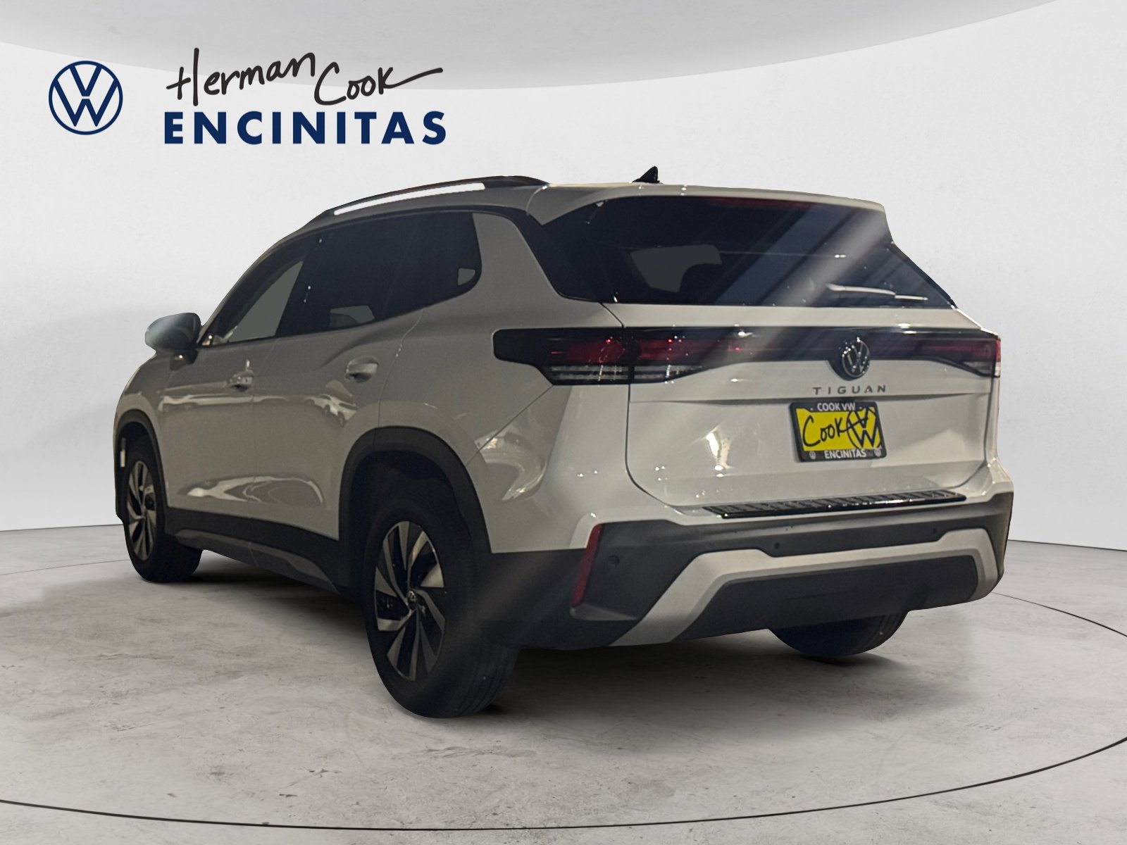 2025 Volkswagen Tiguan S photo 2