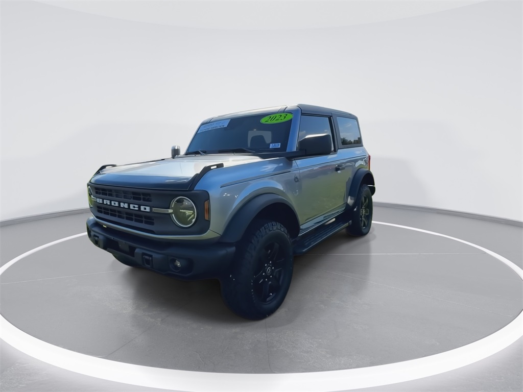 2023 Ford Bronco Black Diamond photo 3