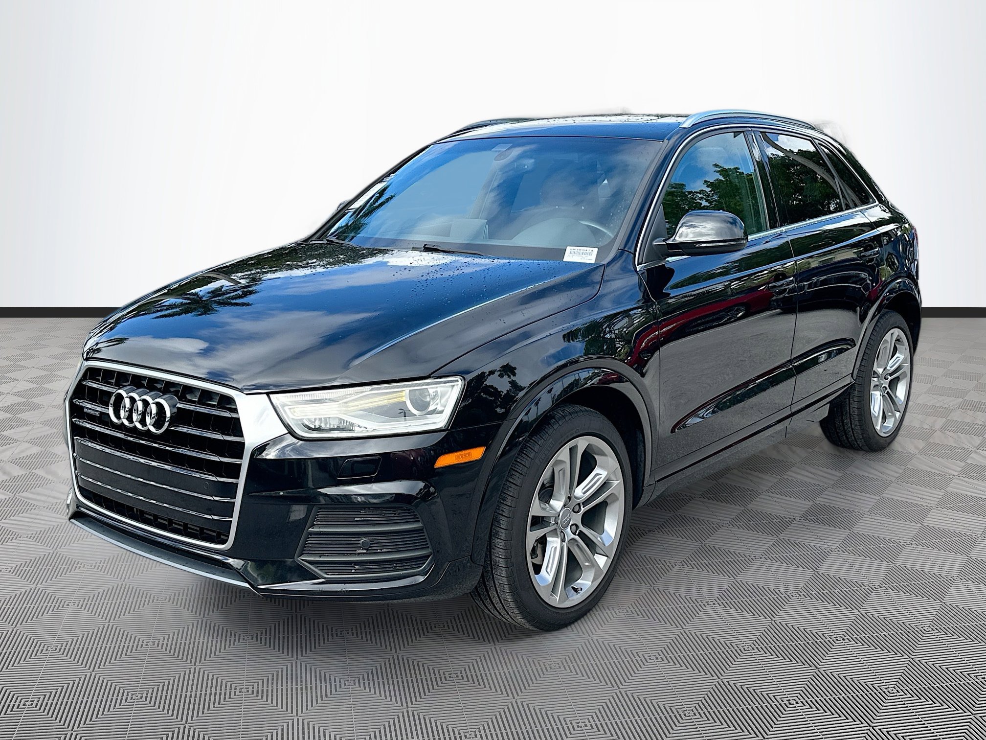 2016 Audi Q3 Premium Plus photo 3