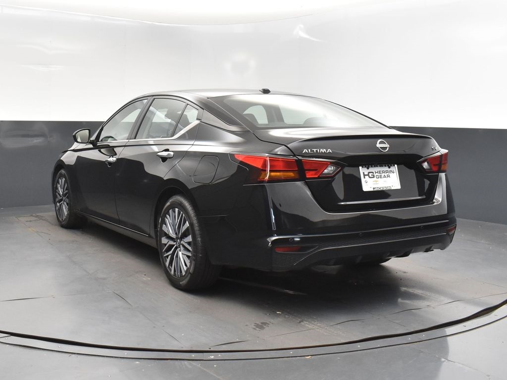 2023 Nissan Altima 2.5 SV photo 3