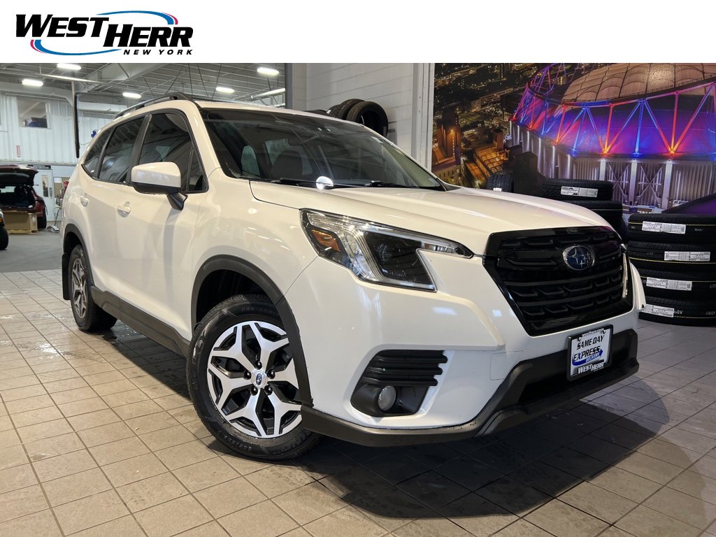 2023 Subaru Forester Premium's photo