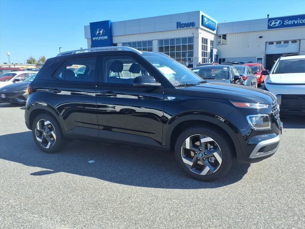 2026 Hyundai Venue SEL photo 4