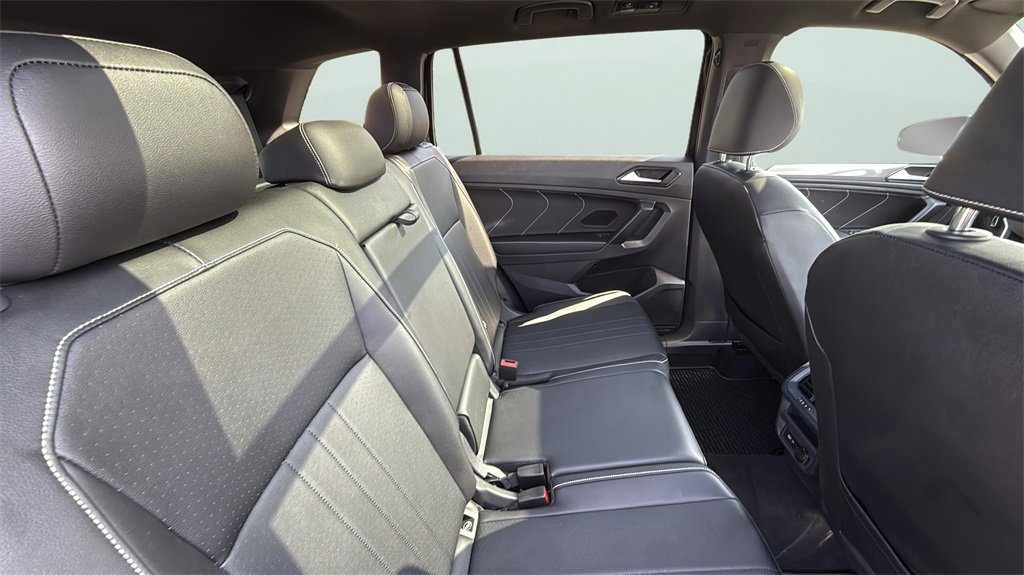 2022 Volkswagen Tiguan SE R-Line Black photo 14