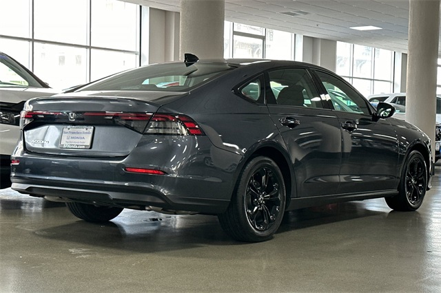 2025 Honda Accord SE photo 4