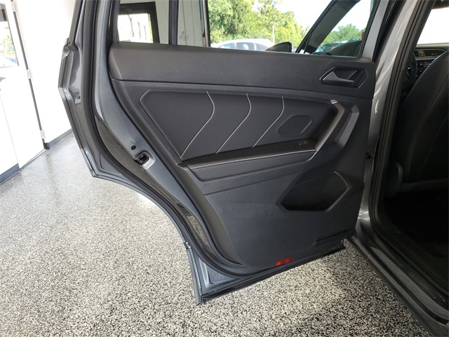 2022 Volkswagen Tiguan SE R-Line Black photo 20