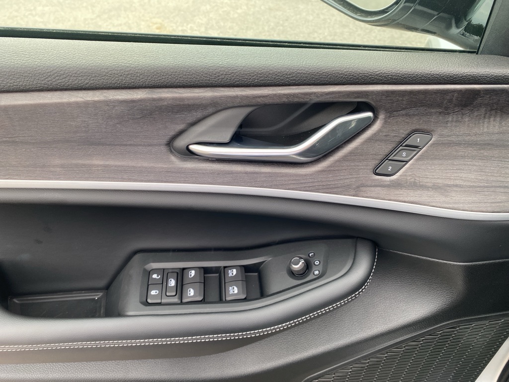 2025 Jeep Grand Cherokee Limited photo 18