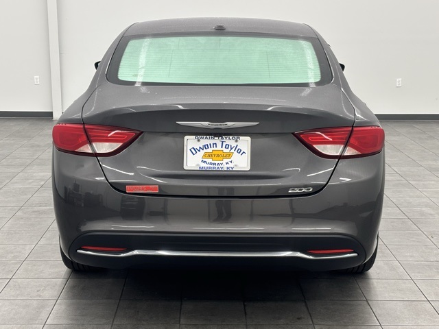 2015 Chrysler 200 Limited photo 3