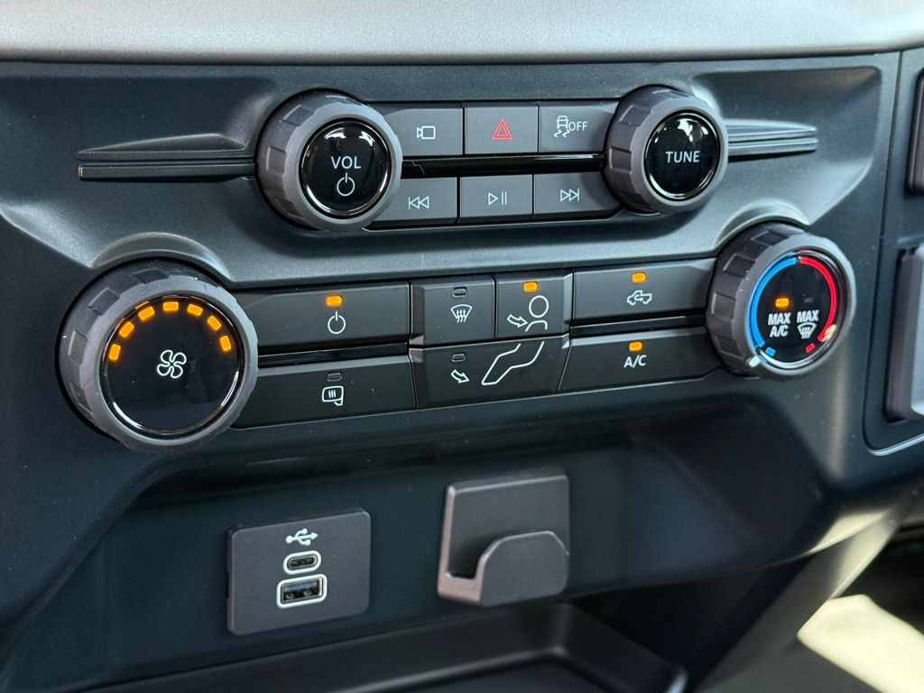 2025 Ford F-150 XL photo 10