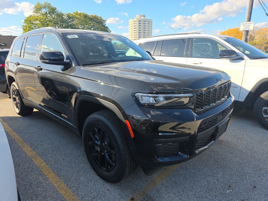 2025 Jeep Grand Cherokee L Altitude's photo