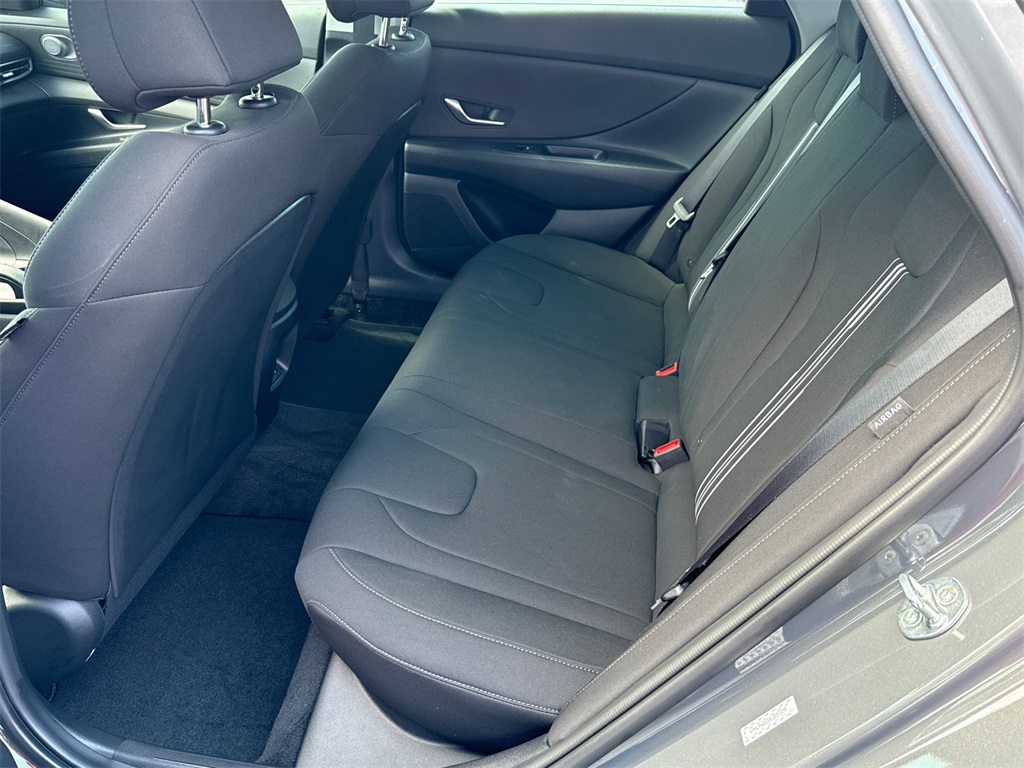 2024 Hyundai Elantra SEL photo 20