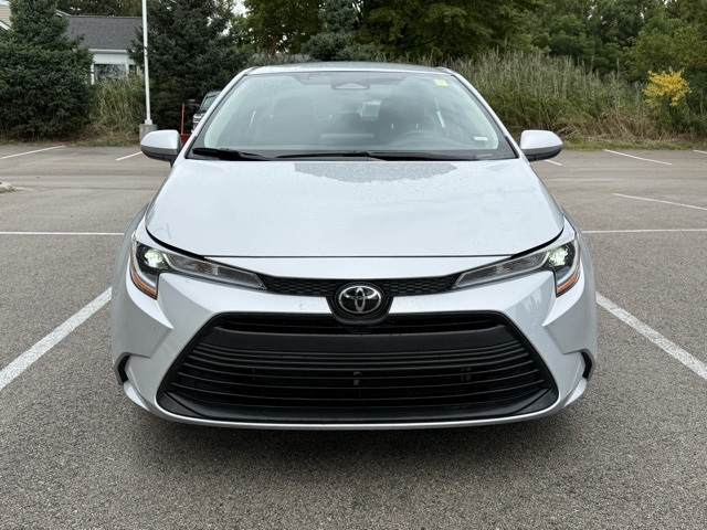2024 Toyota Corolla LE photo 2