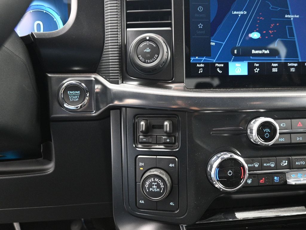 2025 Ford F-150 Raptor photo 16