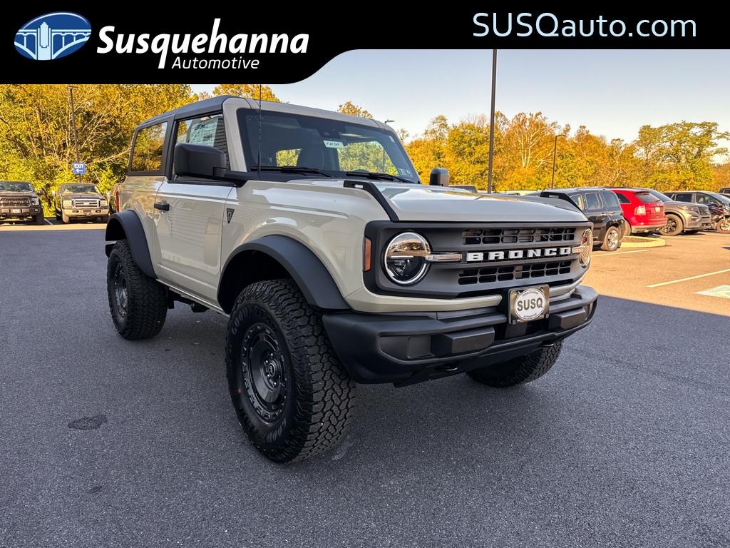 2025 Ford Bronco 2-Door Base's photo