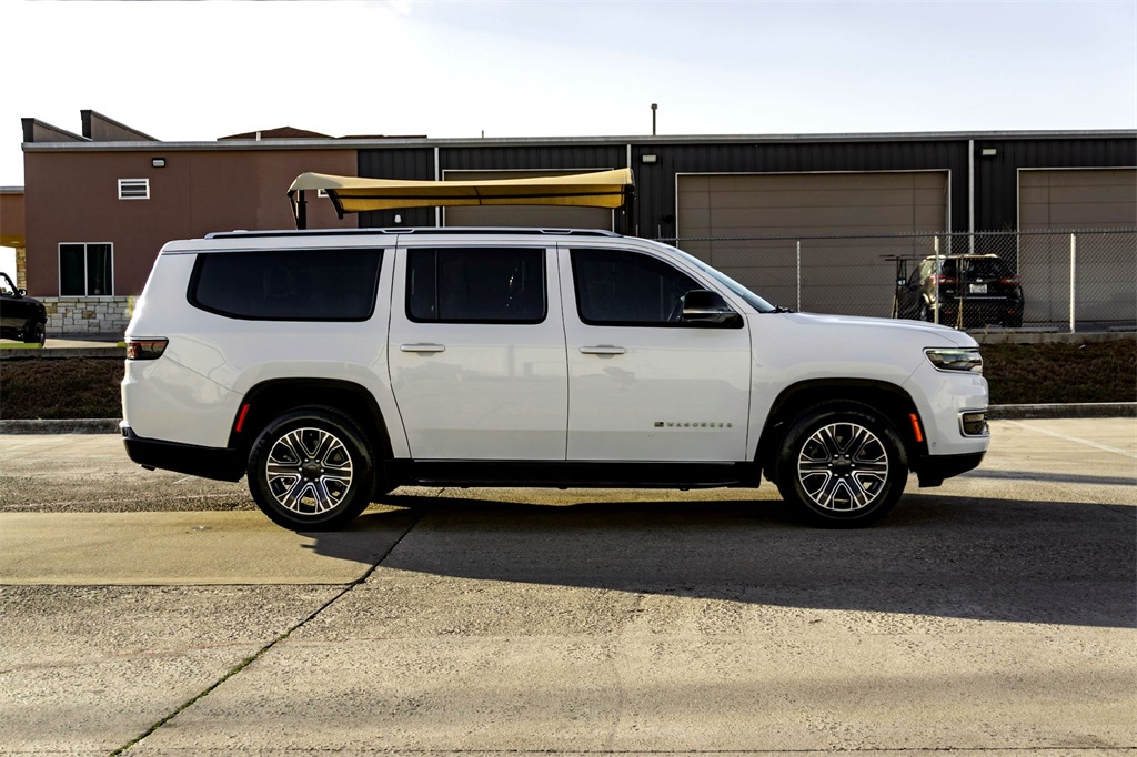 2023 Jeep Wagoneer L Series II photo 4