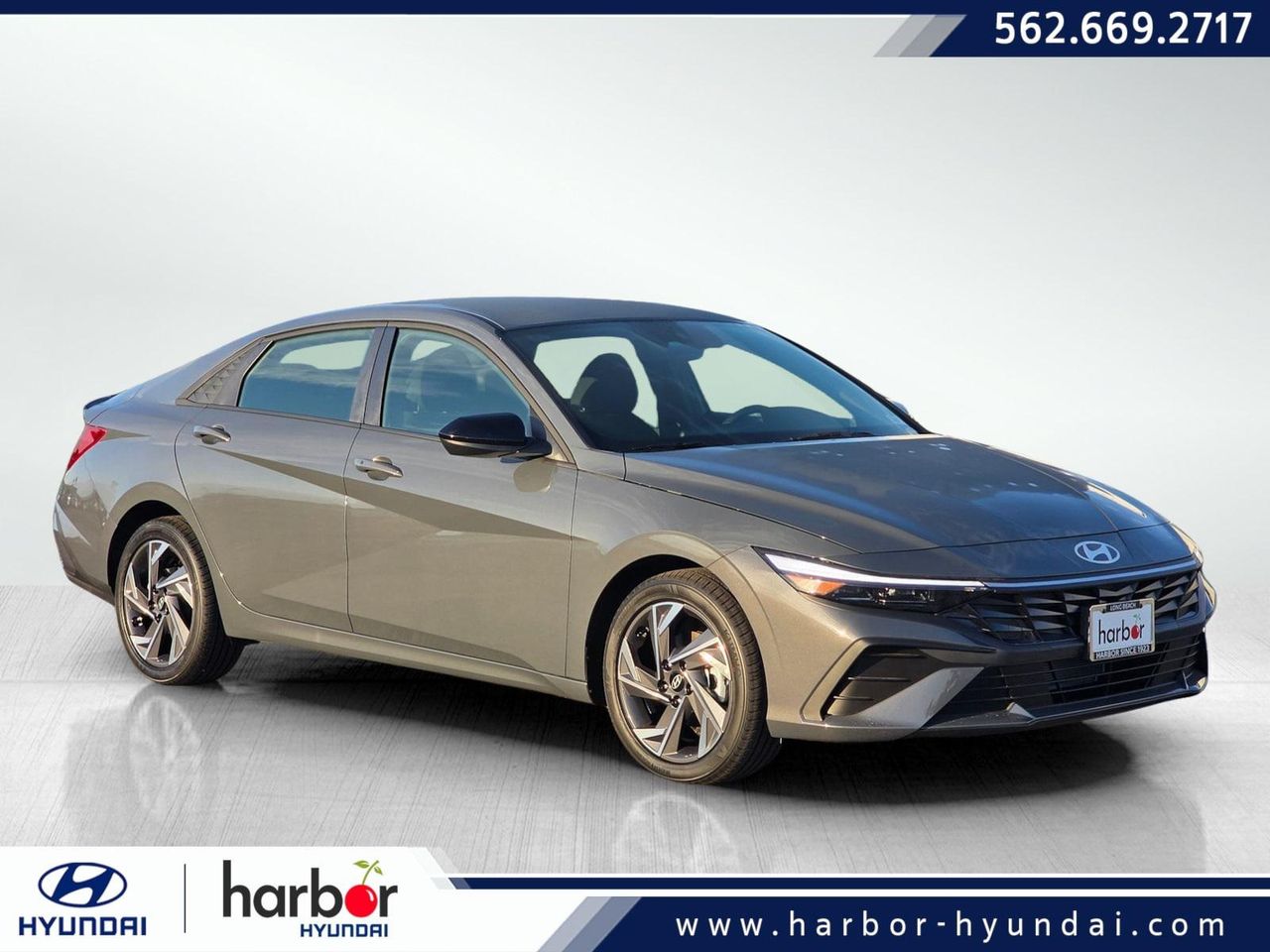 2025 Hyundai Elantra SEL's photo