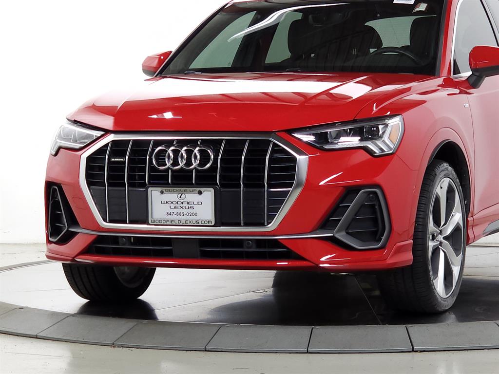 2020 Audi Q3 S line Premium Plus photo 2