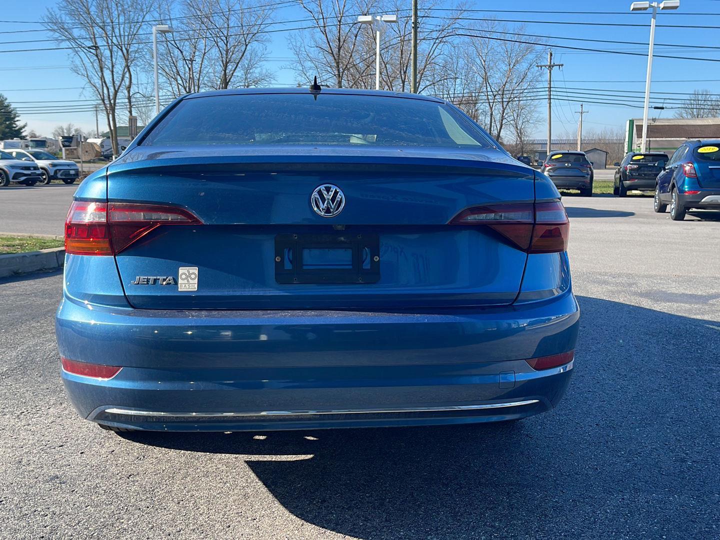 2019 Volkswagen Jetta SE photo 2
