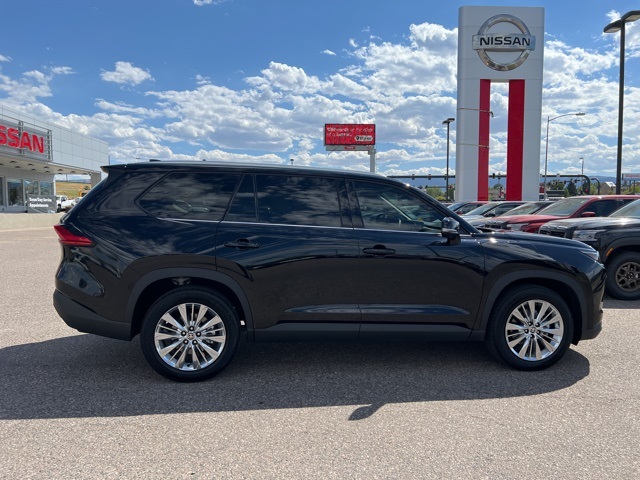 2024 Toyota Grand Highlander Platinum photo 2