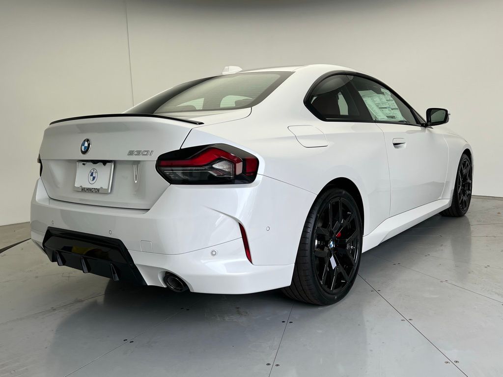 2026 Bmw 230i Coupe photo 3