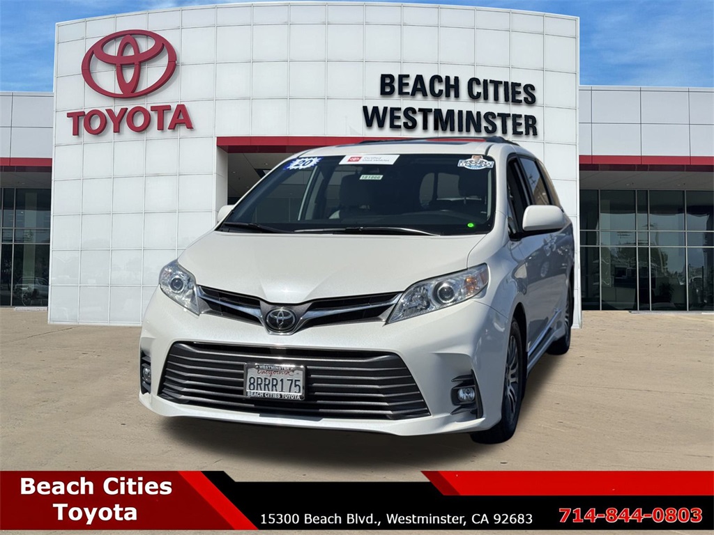 2020 Toyota Sienna XLE photo 2