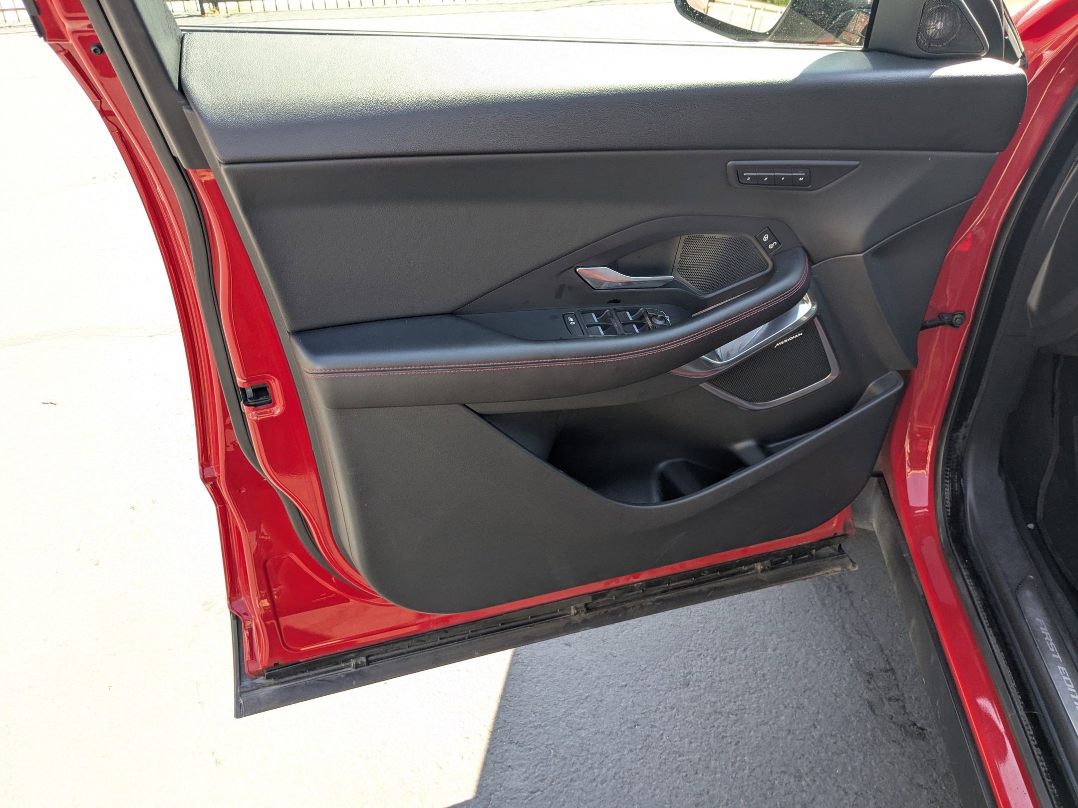 2018 Jaguar E-PACE First Edition photo 11
