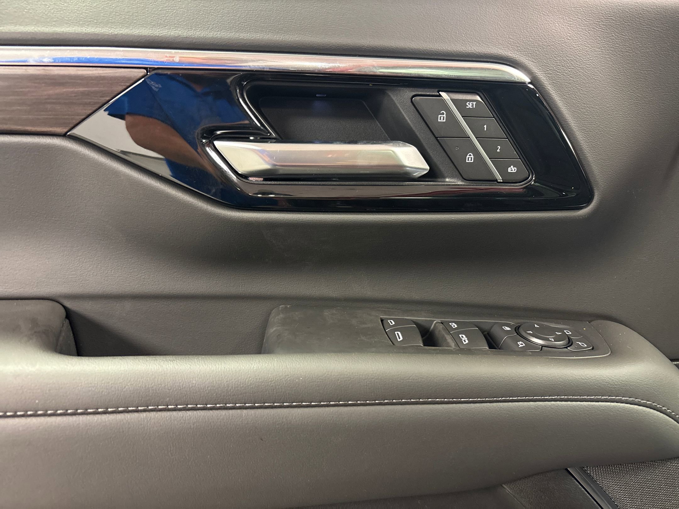 2025 Chevrolet Tahoe LT photo 12