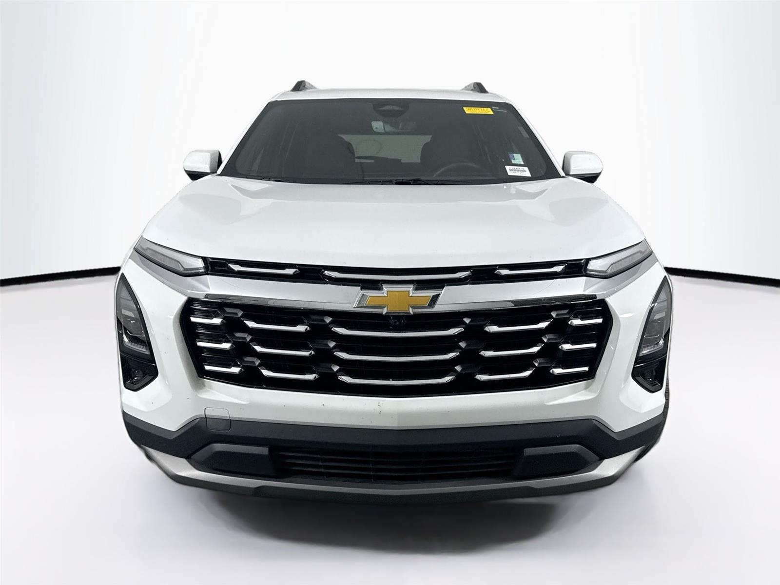2025 Chevrolet Equinox LT photo 3
