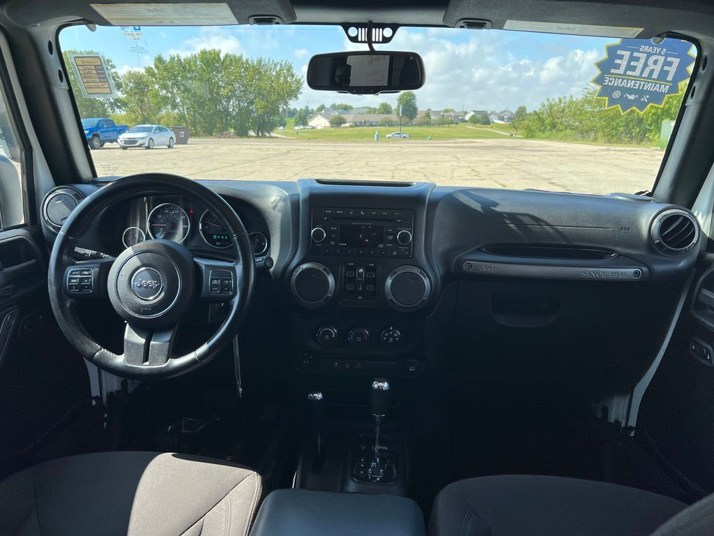 2015 Jeep Wrangler Unlimited Sport photo 17
