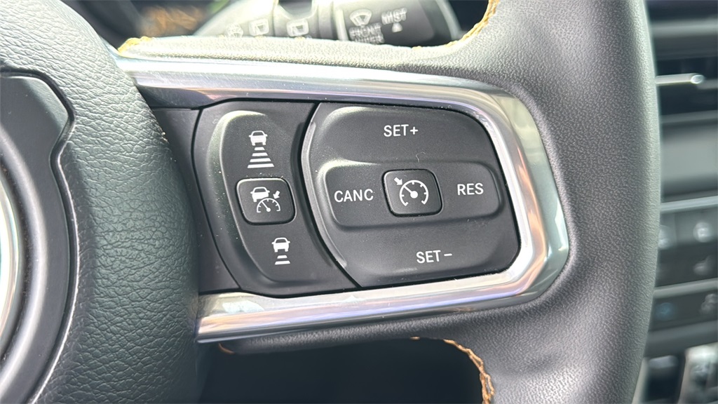 2024 Jeep Wrangler Sahara 4xe photo 32
