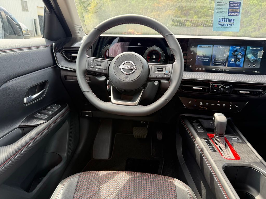 2026 Nissan Kicks SR photo 13