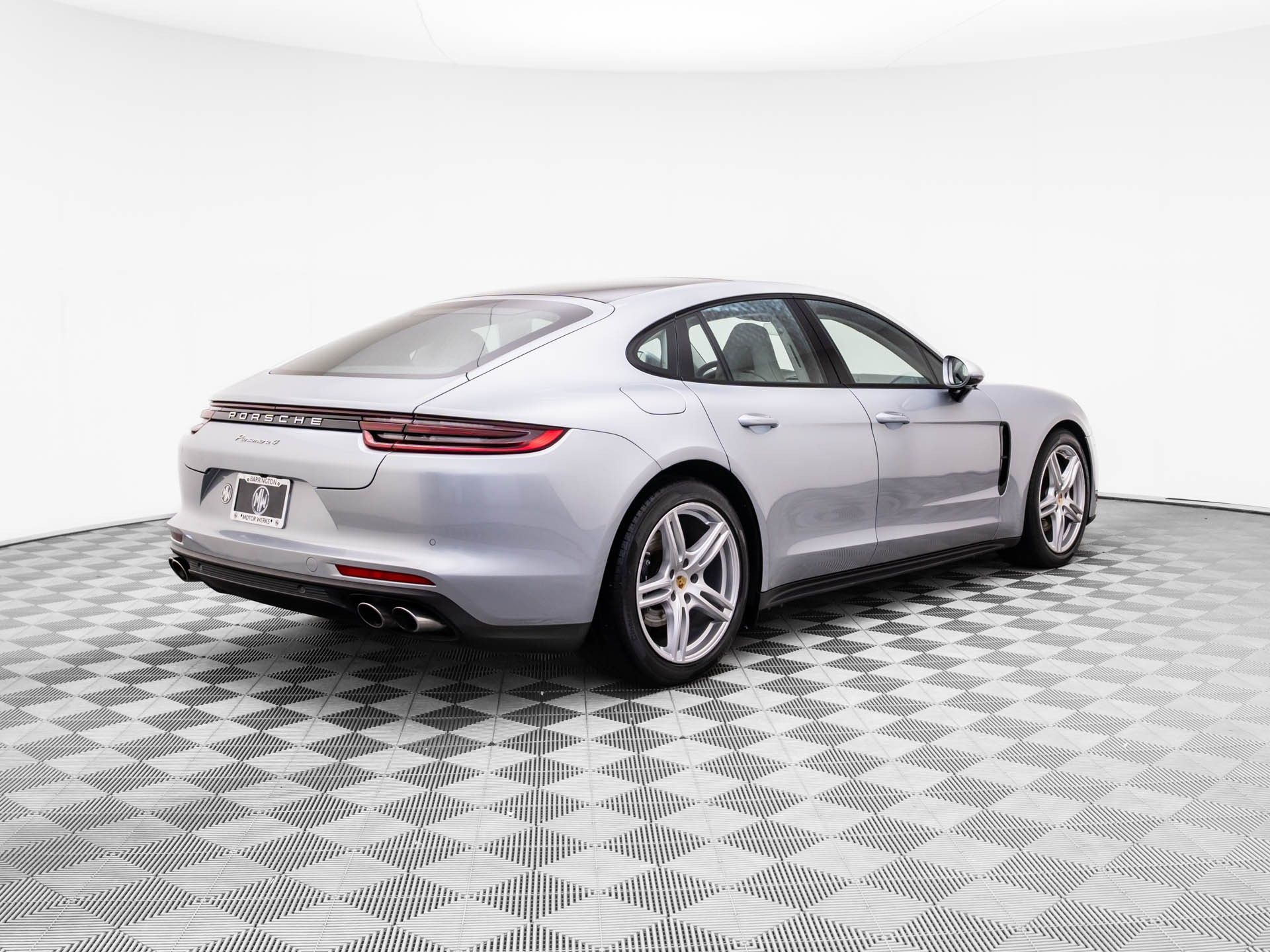 2020 Porsche Panamera 4 photo 8