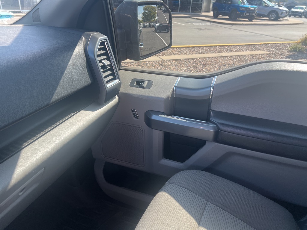 2015 Ford F-150 XLT photo 21