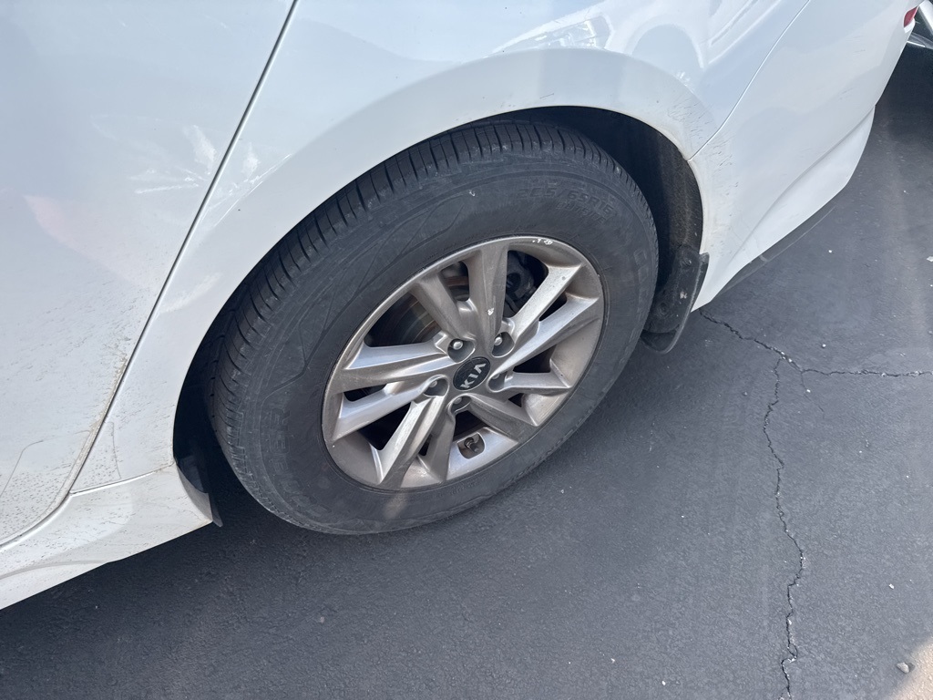 2020 Kia Optima LX photo 10
